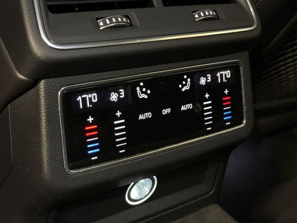 Audi A6 2020 Sininen