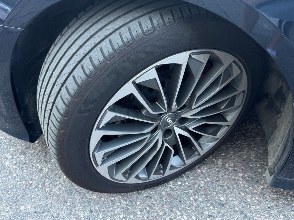 Audi A6 2020 Sininen
