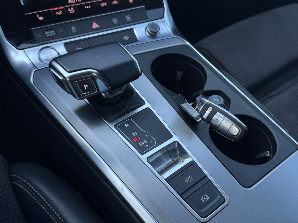 Audi A6 2020 Sininen