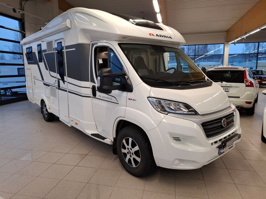 Adria Matrix Plus 670 SL Nordkapp Edition 2021 Valkoinen