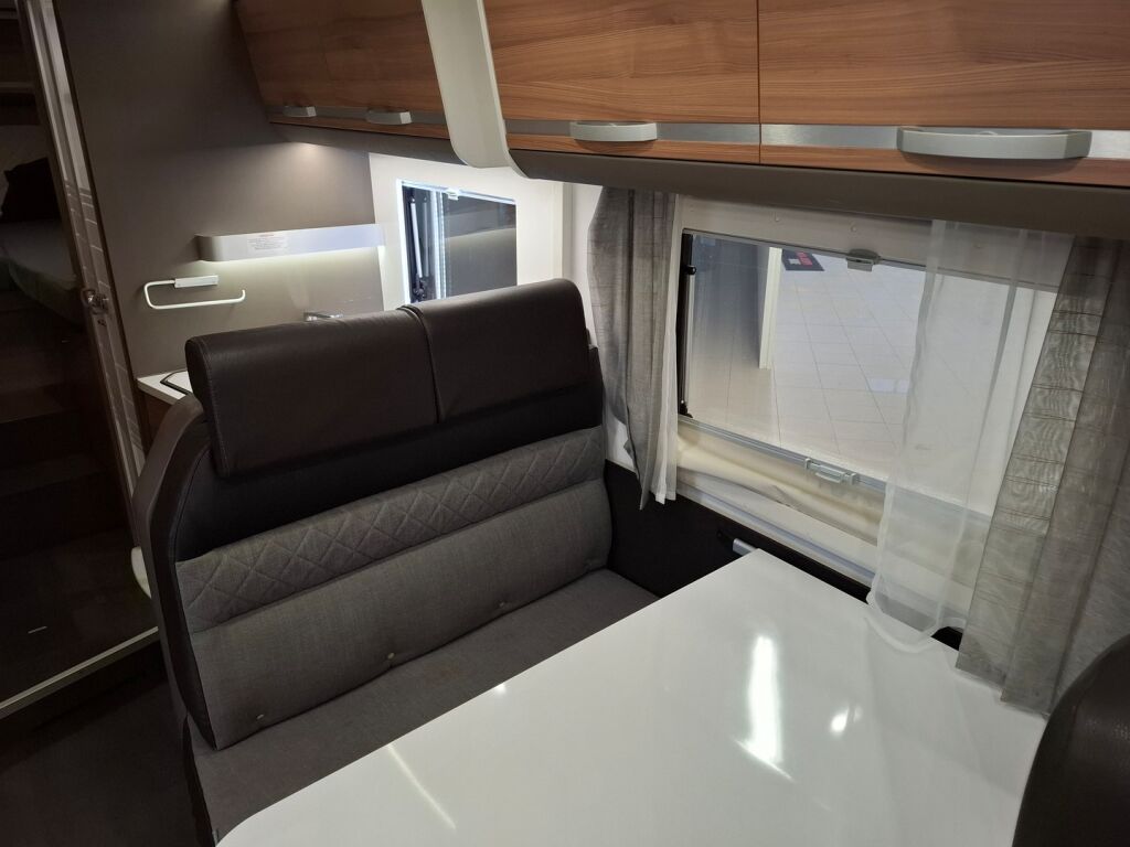 Adria Matrix Plus 670 SL Nordkapp Edition 2021 Valkoinen
