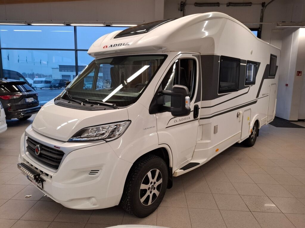 Adria Matrix Plus 670 SL Nordkapp Edition 2021 Valkoinen