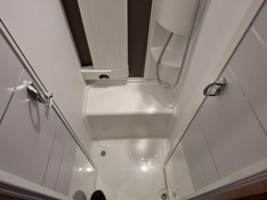 Adria Matrix Plus 670 SL Nordkapp Edition 2021 Valkoinen