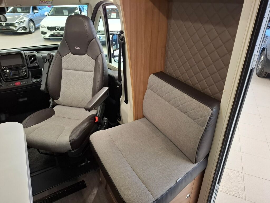 Adria Matrix Plus 670 SL Nordkapp Edition 2021 Valkoinen