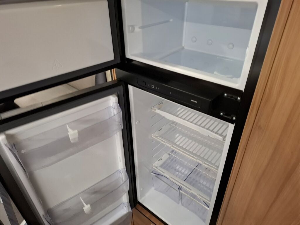 Adria Matrix Plus 670 SL Nordkapp Edition 2021 Valkoinen