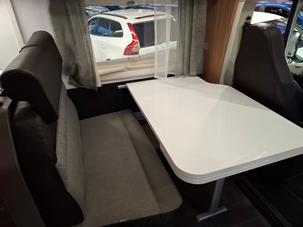 Adria Matrix Plus 670 SL Nordkapp Edition 2021 Valkoinen