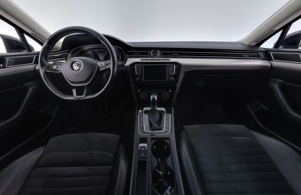 Volkswagen Passat 2016 Musta
