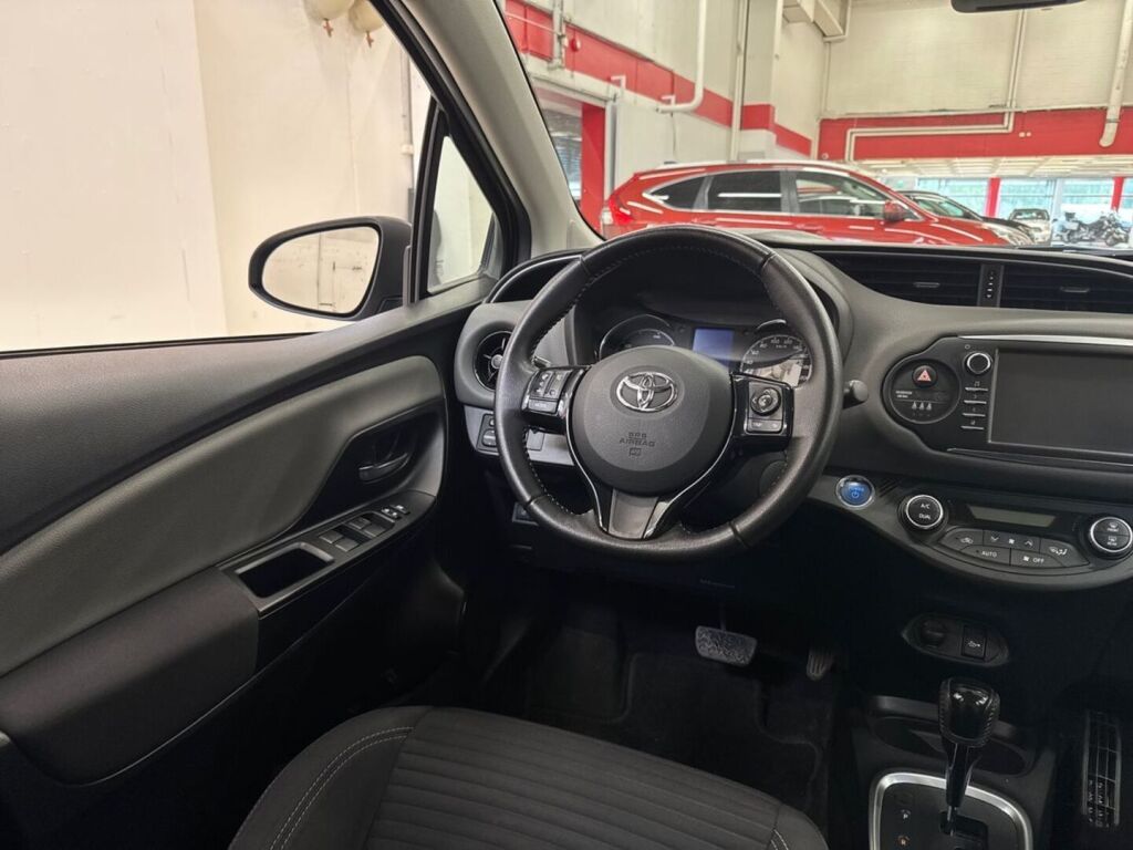 Toyota Yaris 2019 Harmaa