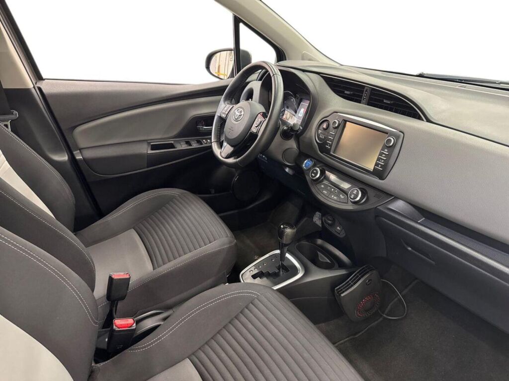 Toyota Yaris 2019 Harmaa