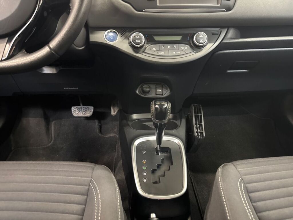 Toyota Yaris 2019 Harmaa