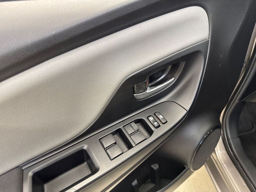 Toyota Yaris 2019 Harmaa