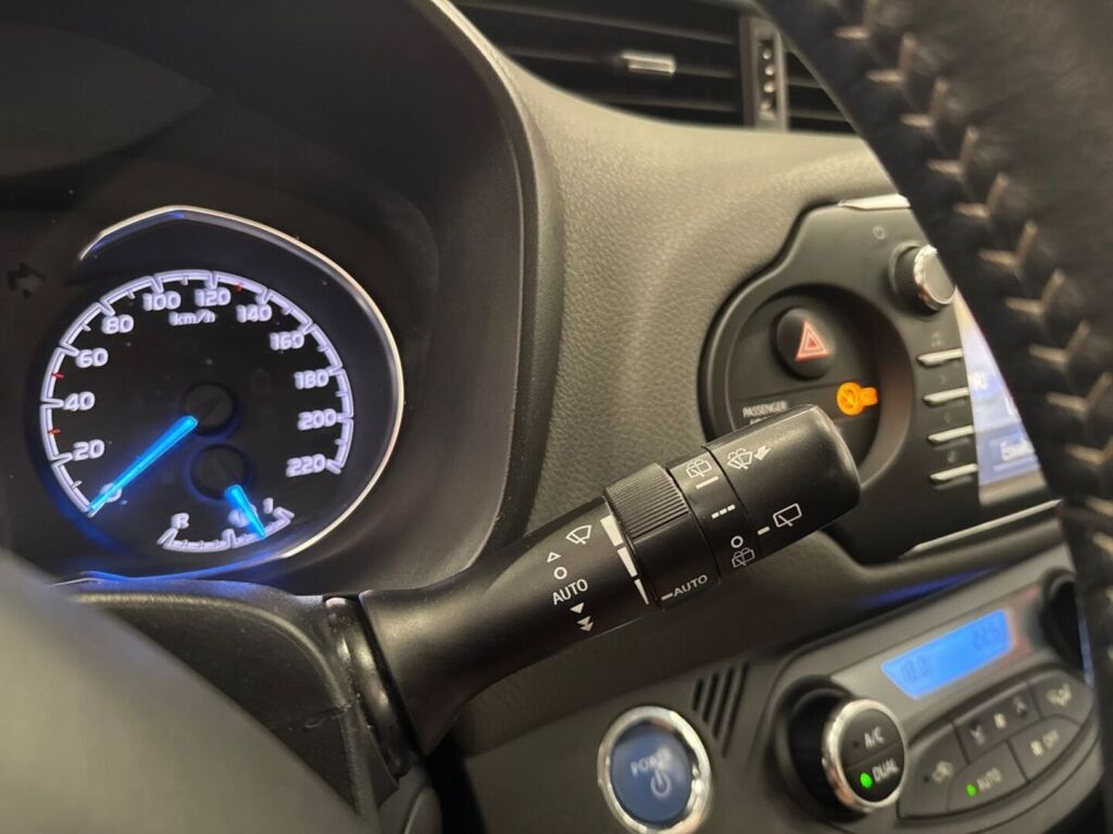 Toyota Yaris 2019 Harmaa