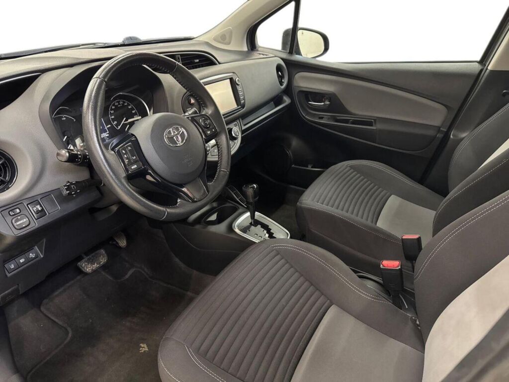 Toyota Yaris 2019 Harmaa