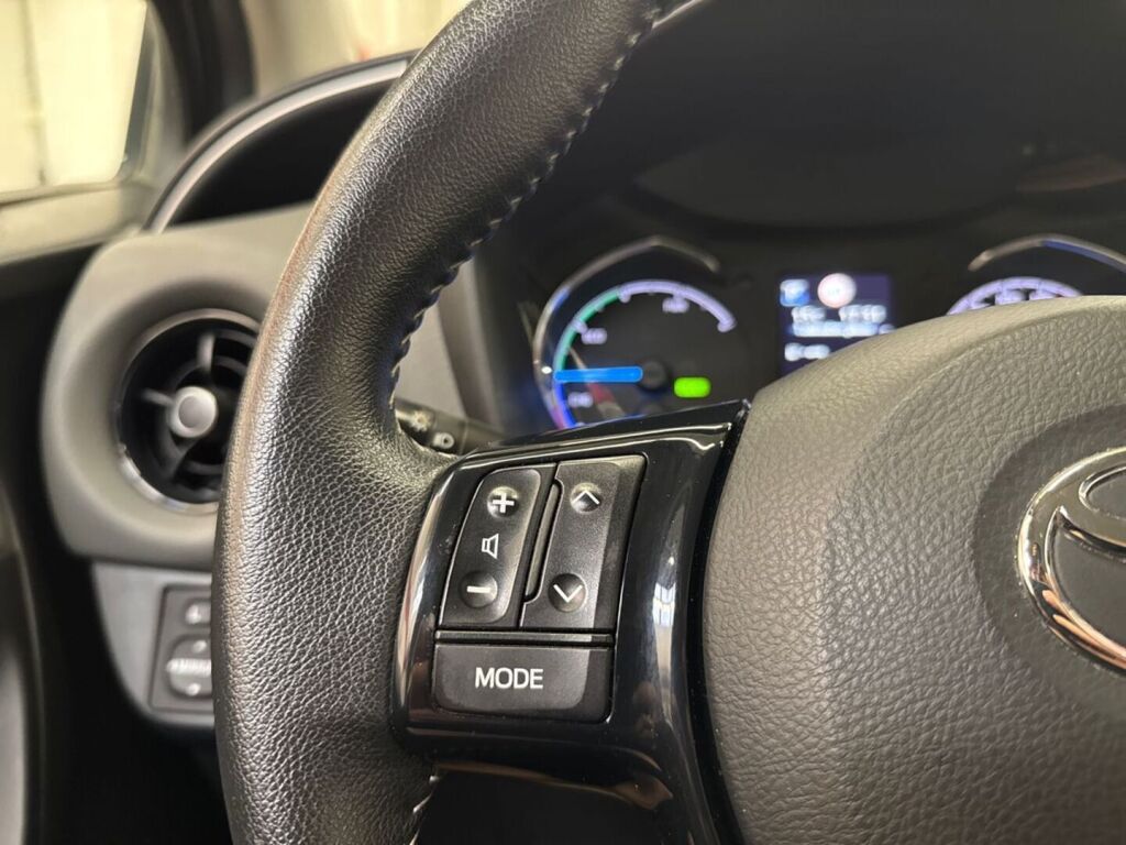 Toyota Yaris 2019 Harmaa