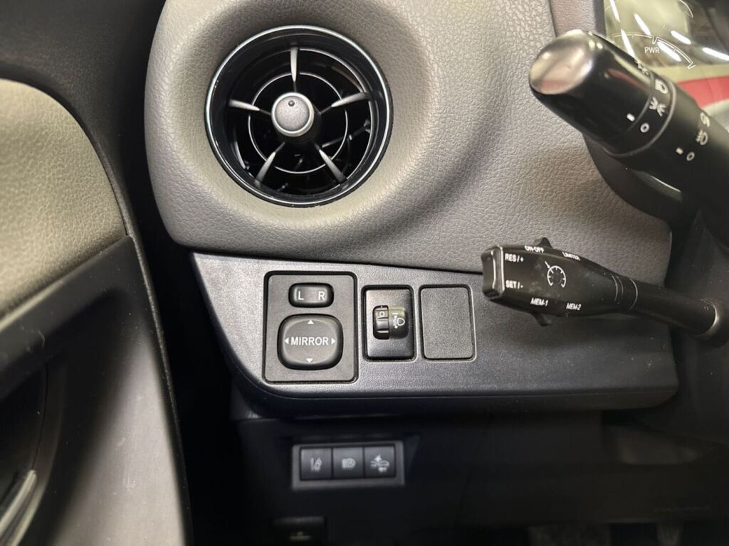Toyota Yaris 2019 Harmaa