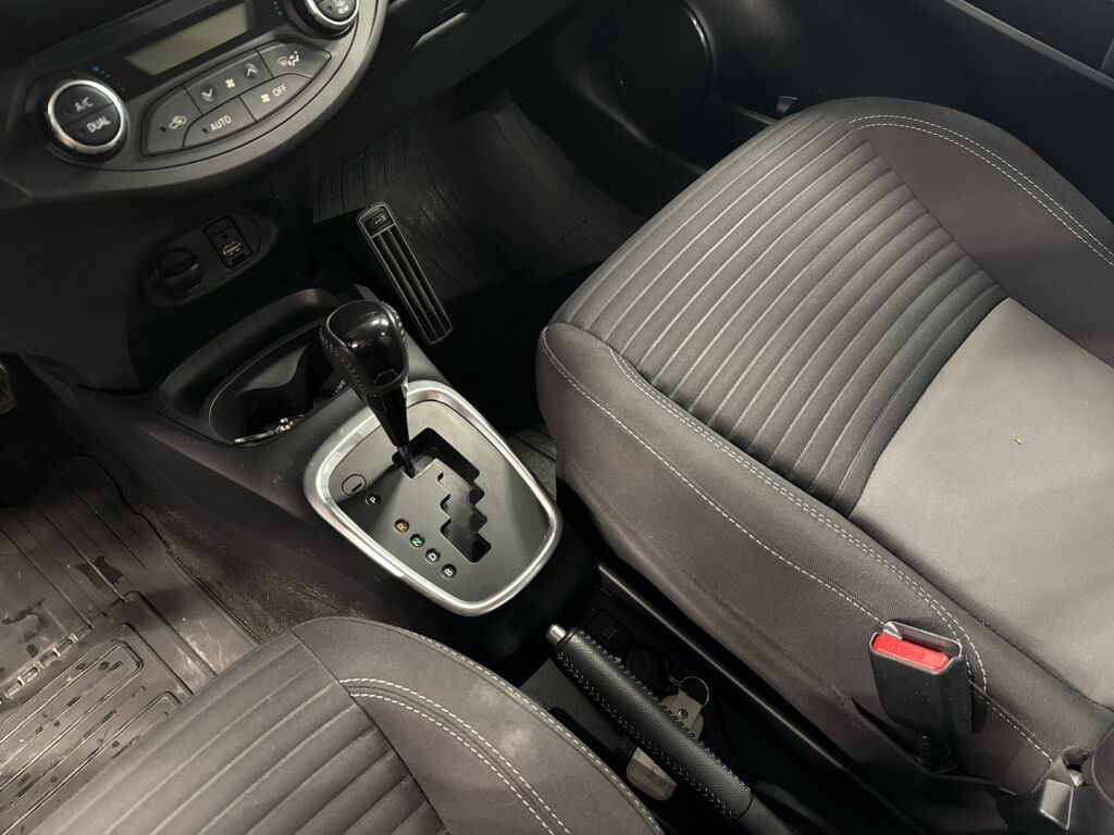 Toyota Yaris 2017 Valkoinen