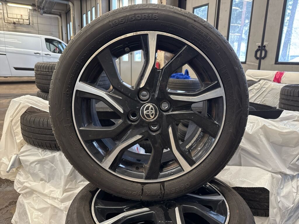 Toyota Yaris 2017 Valkoinen