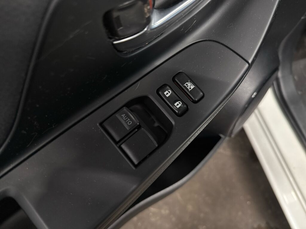 Toyota Yaris 2017 Valkoinen