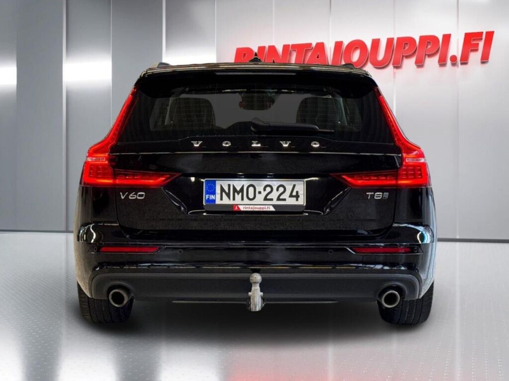 Volvo V60 2019 Musta