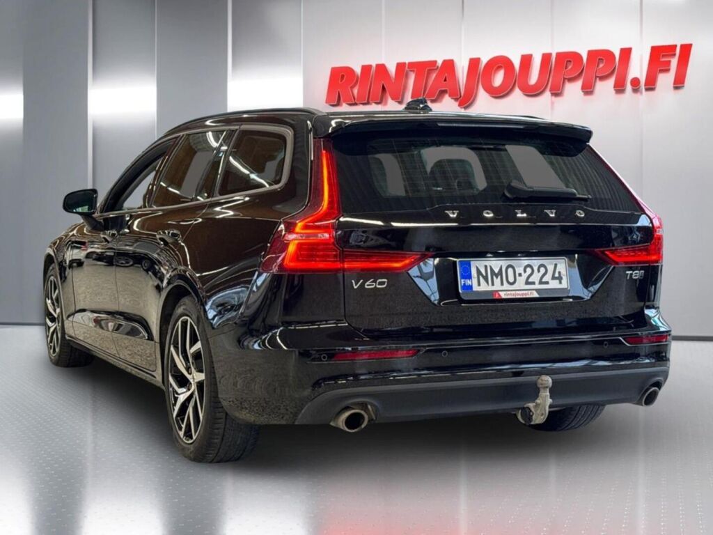 Volvo V60 2019 Musta
