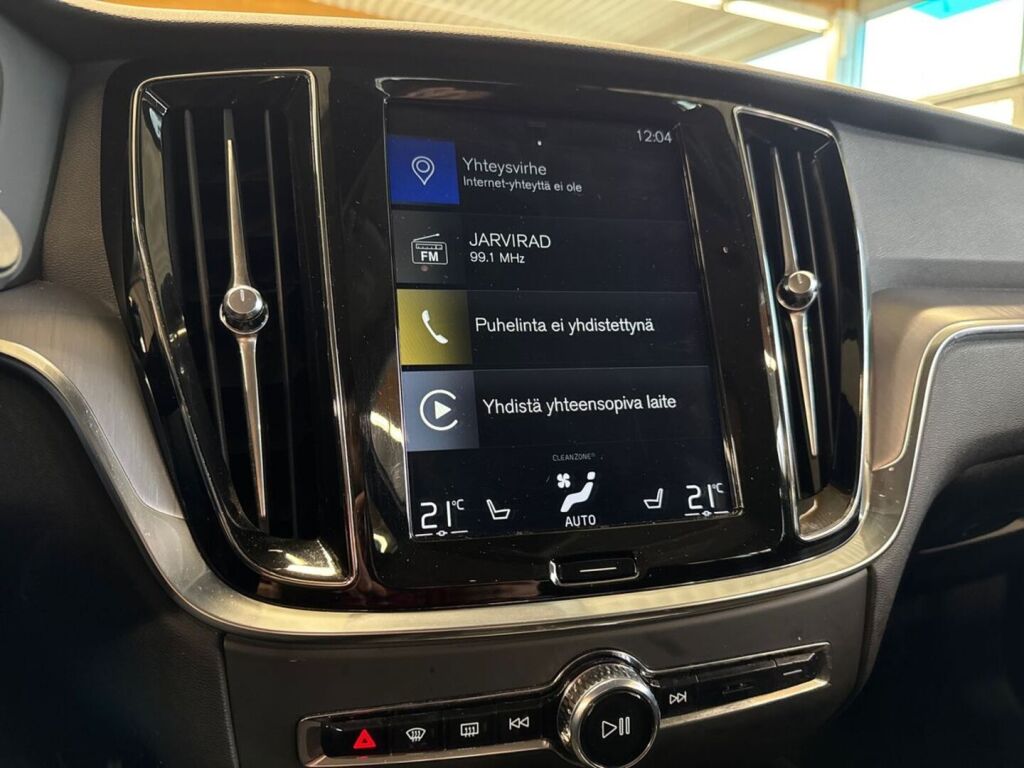 Volvo V60 2019 Musta