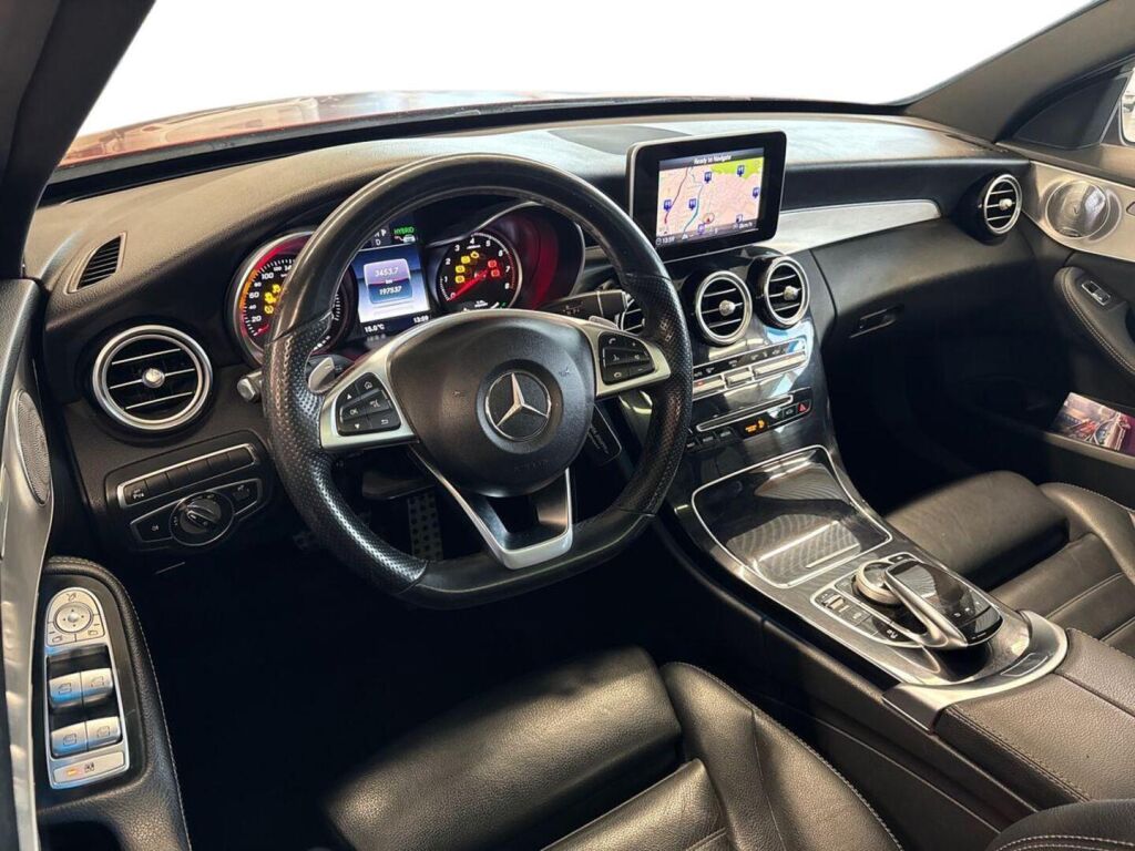 Mercedes-Benz C 2017 Punainen
