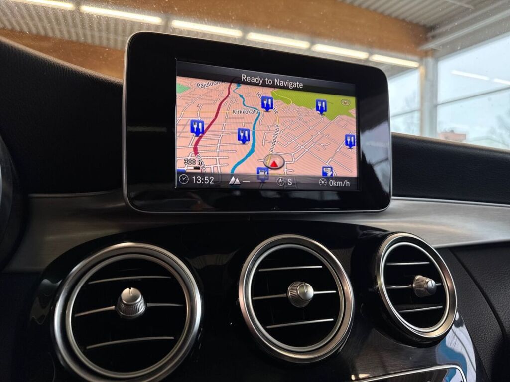 Mercedes-Benz C 2017 Punainen