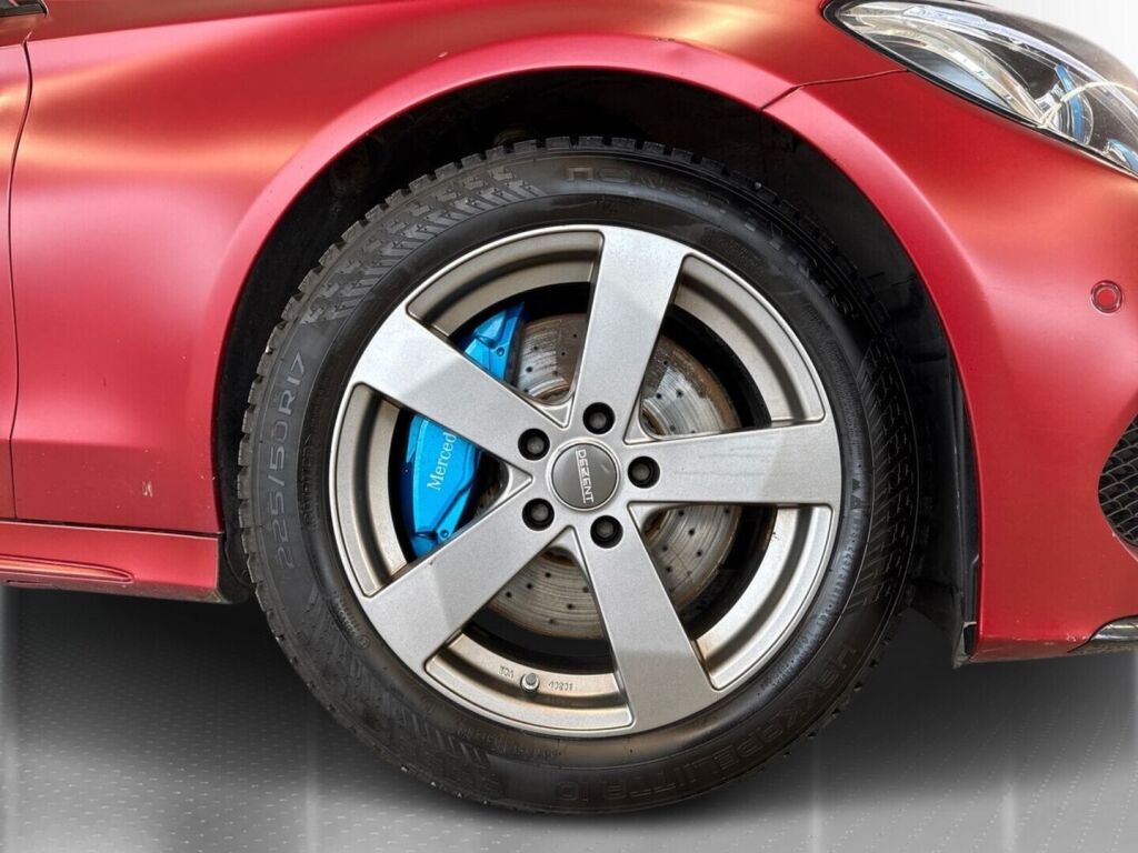 Mercedes-Benz C 2017 Punainen