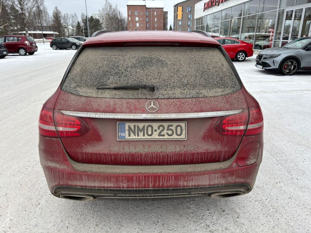 Mercedes-Benz C 2017 Punainen