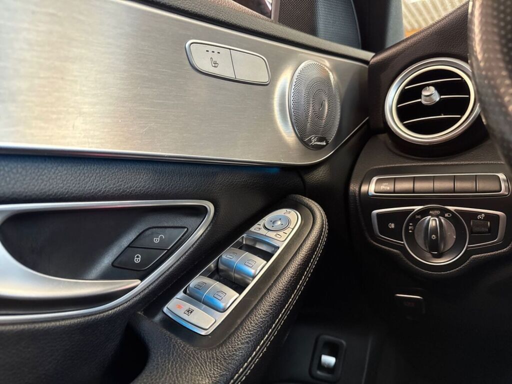 Mercedes-Benz C 2017 Punainen