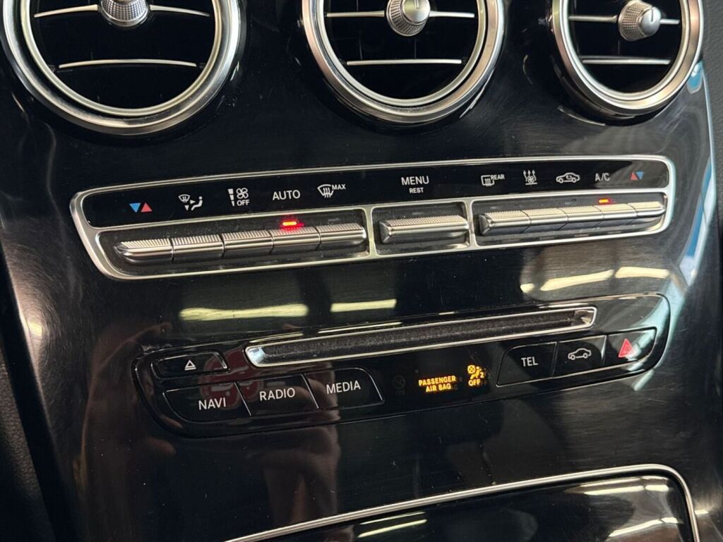 Mercedes-Benz C 2017 Punainen