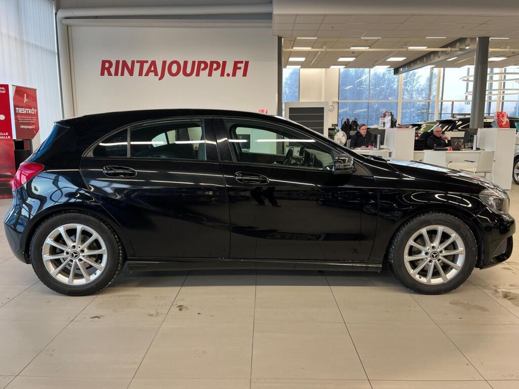 Mercedes-Benz A 2015 Musta