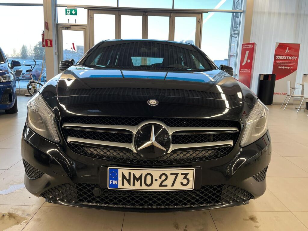 Mercedes-Benz A 2015 Musta