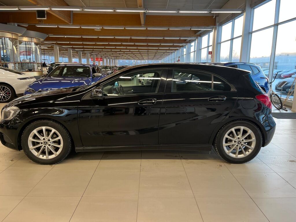 Mercedes-Benz A 2015 Musta