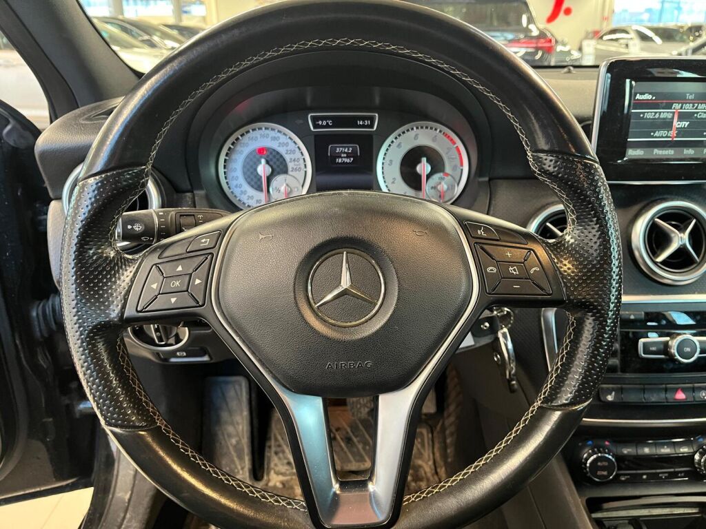 Mercedes-Benz A 2015 Musta