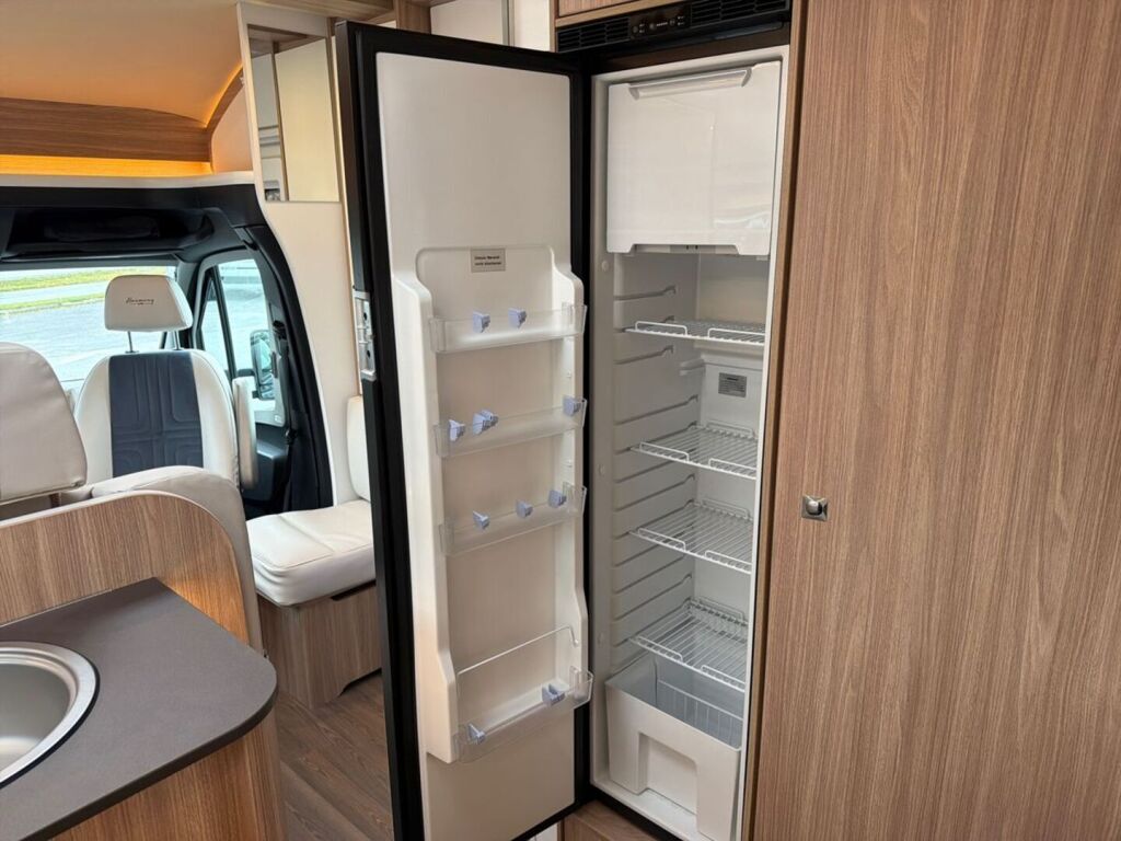 Bürstner LYSEO M 660 ALDE 2022 Harmaa