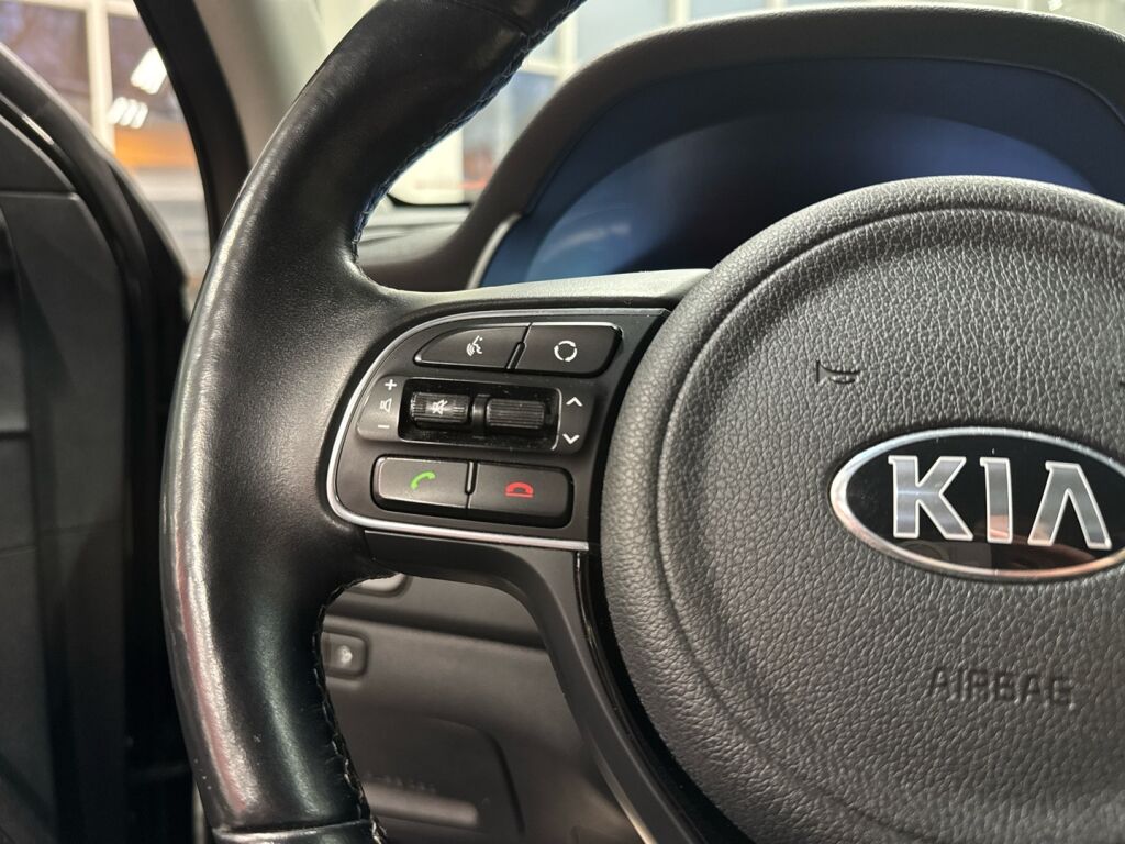 Kia Niro plug-in 2018 Musta