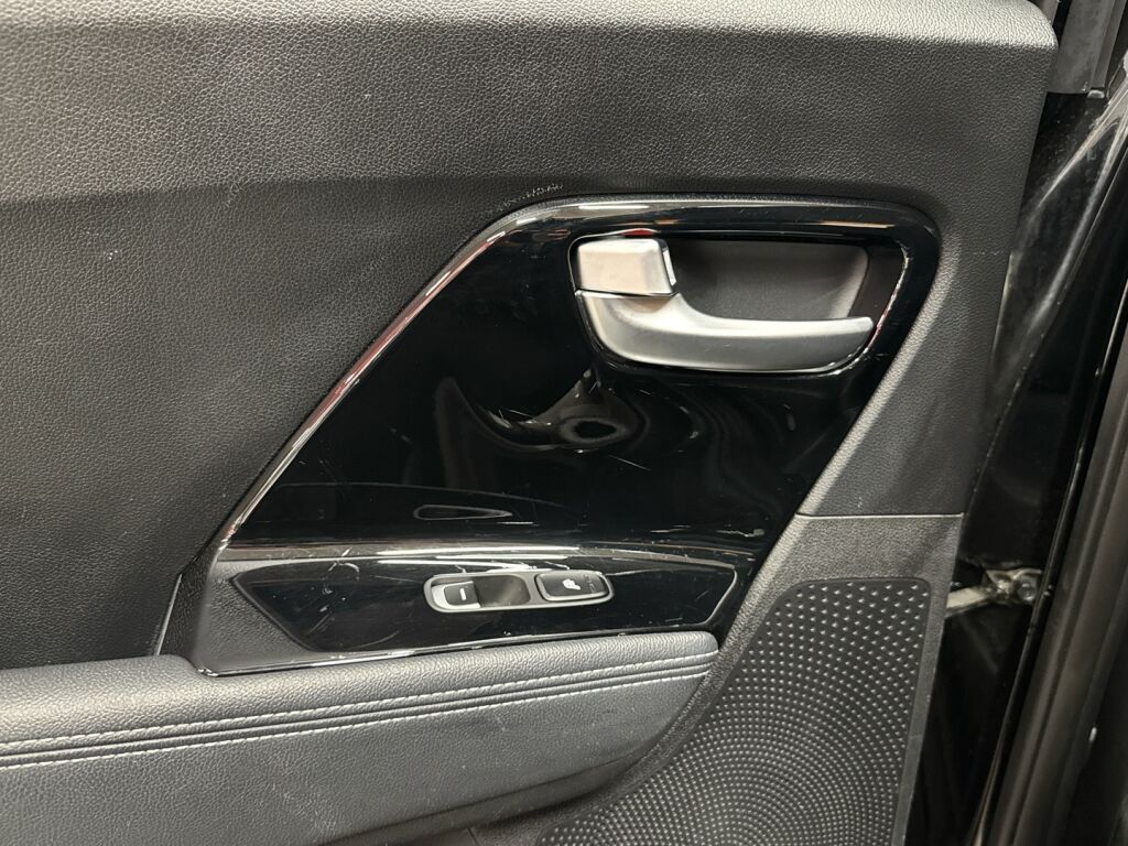 Kia Niro plug-in 2018 Musta