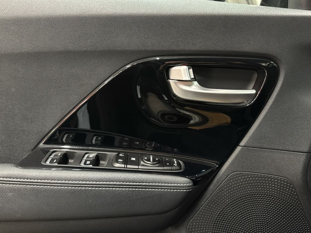 Kia Niro plug-in 2018 Musta