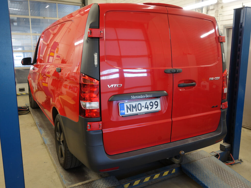 Mercedes-Benz Vito 2022 Punainen