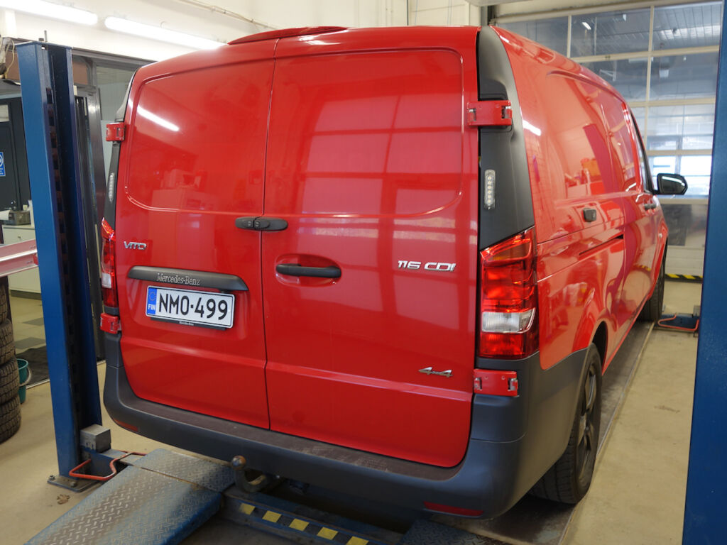 Mercedes-Benz Vito 2022 Punainen