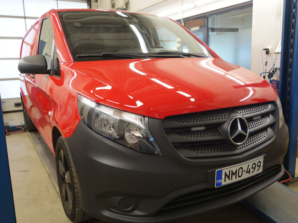 Mercedes-Benz Vito 2022 Punainen