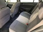 Volkswagen Golf 2022 Musta