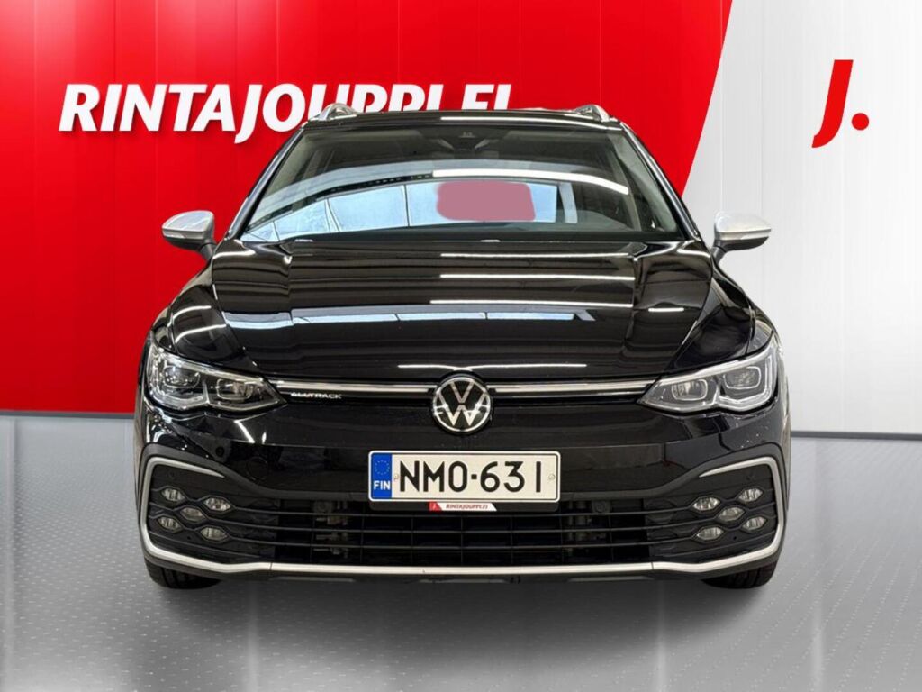 Volkswagen Golf 2022 Musta
