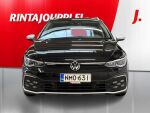 Volkswagen Golf 2022 Musta