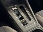 Volkswagen Golf 2022 Musta