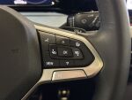 Volkswagen Golf 2022 Musta