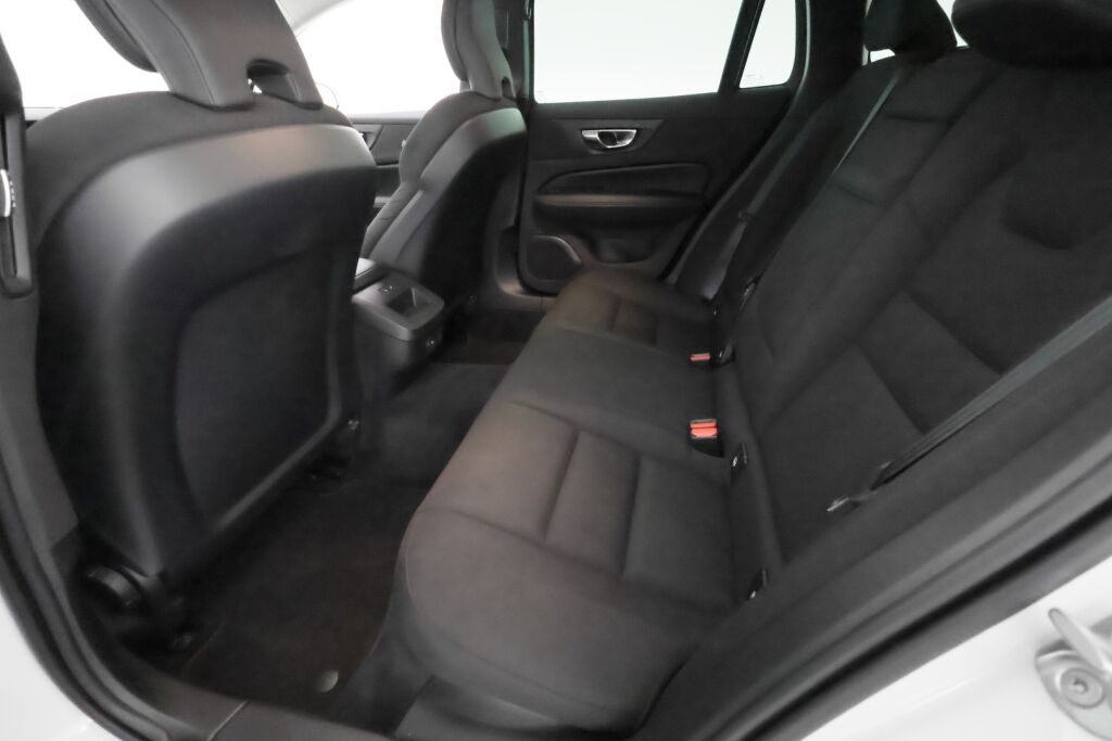 Volvo V60 Cross Country 2022 Valkoinen