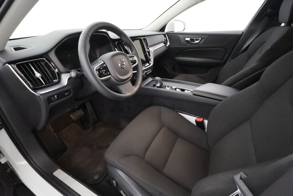 Volvo V60 Cross Country 2022 Valkoinen