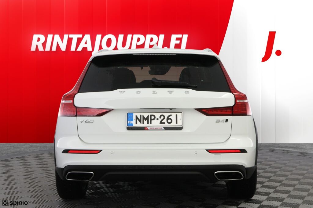 Volvo V60 Cross Country 2022 Valkoinen